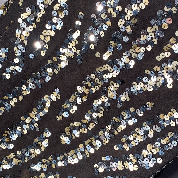 BKE BOUTIQUE - tank: black sequin flamed halter w adj. & elastic neck w tie - L - Picture 12 of 16